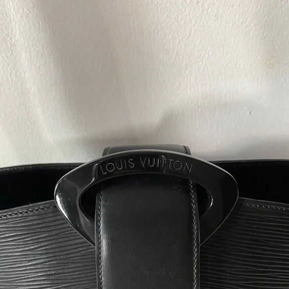 Louis Vuitton Reverie Leather Bag - Picture 3 of 16